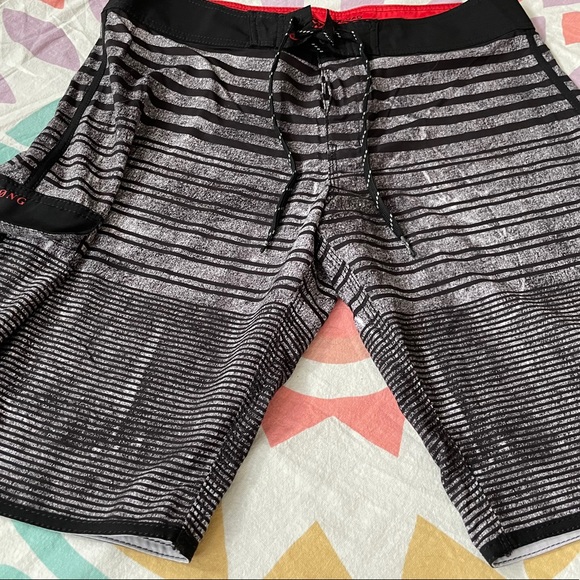 Billabong Stripe Swim Shorts - Picture 3 of 10